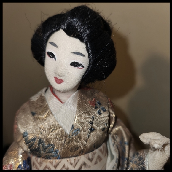 Beautiful Vintage Nishi Doll - Picture 6 of 13